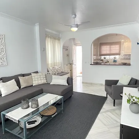 Miramar - Near Burriana With Pool Apartment Nerja