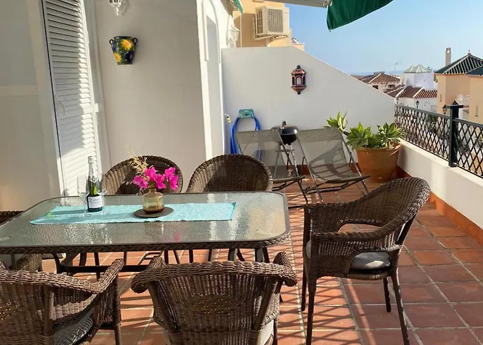 Miramar - Near Burriana With Pool Apartment Nerja