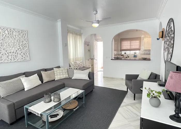 Miramar - Near Burriana With Pool Apartment Nerja